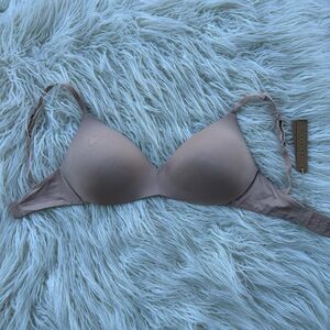 Skims Wireless Form Pushup Plunge Bra Clay Size 32DD